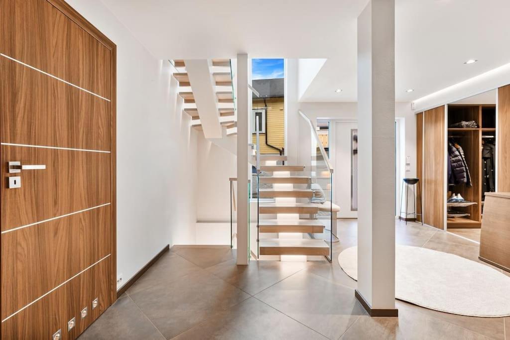 High-end Sentralt I Apartment
